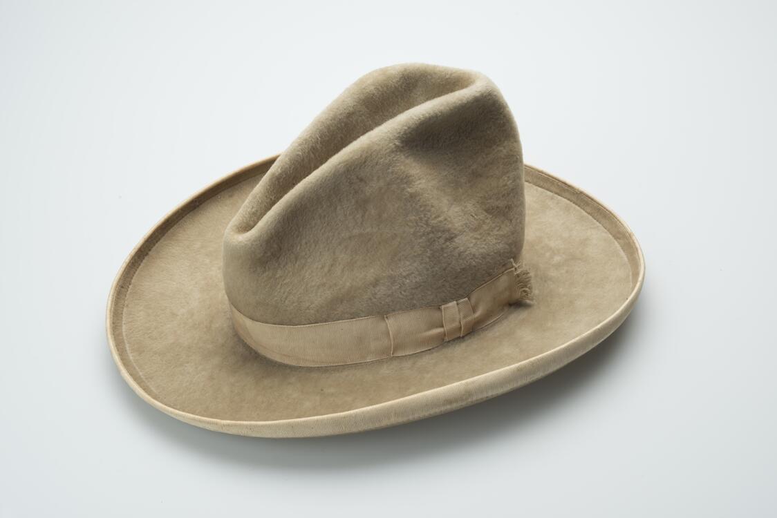Cream color Stetson hat / John B. Stetson Company Gilcrease Museum